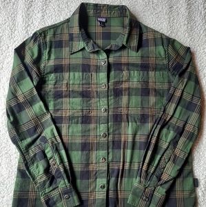 Patagonia Plaid Shirt - Medium